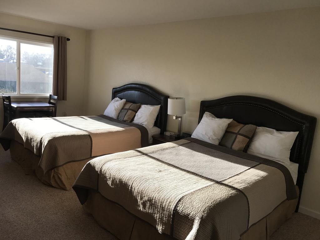 Townhouse Inn & Suites 클라마스 팔스 외부 사진