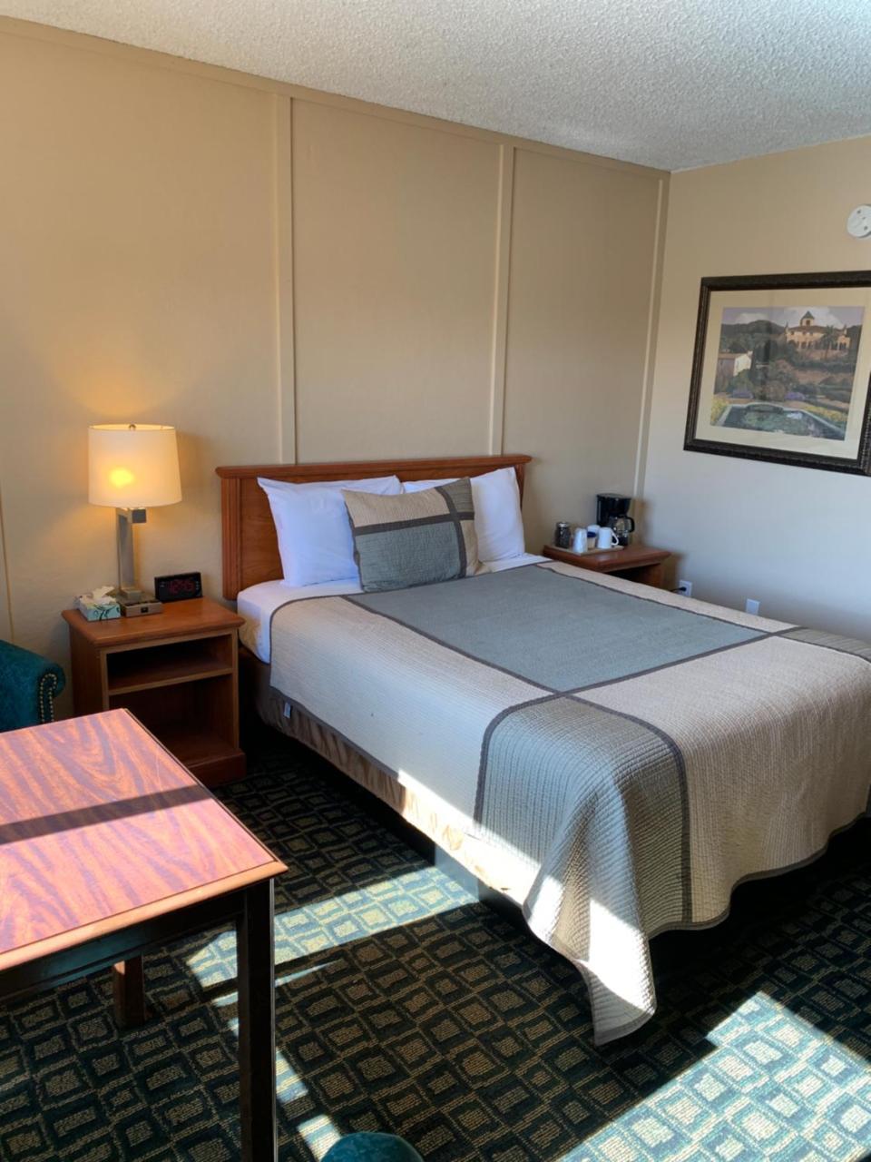 Townhouse Inn & Suites 클라마스 팔스 외부 사진